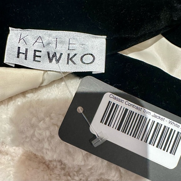 Classic contrast trim jacket, size small - Picture 8 of 9